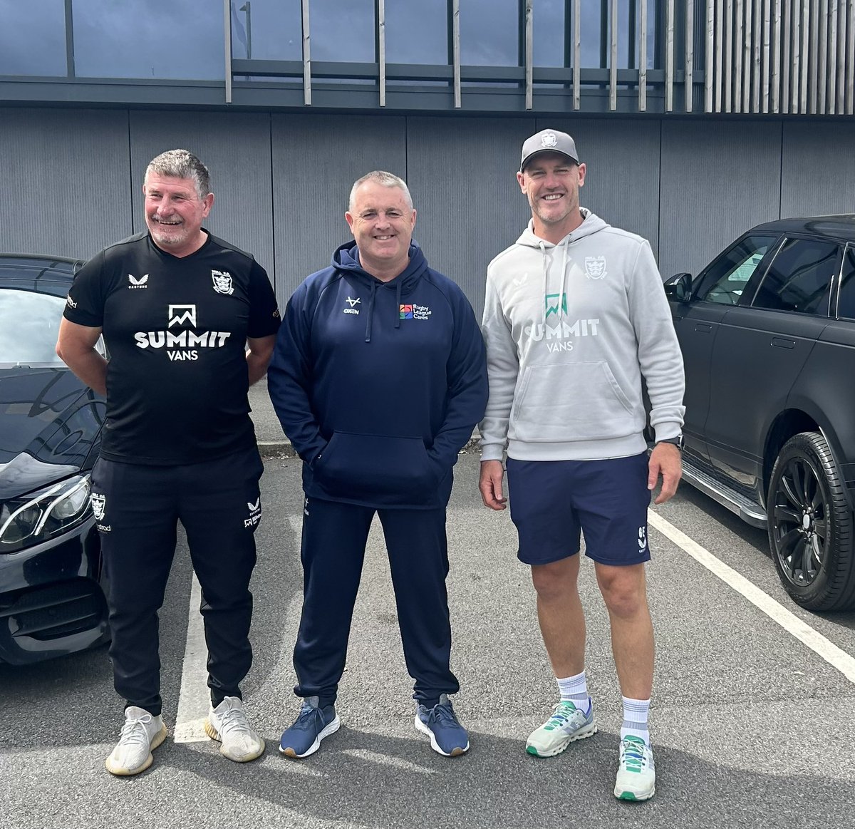 McCormackSteve1's tweet photo. An excellent @RLCares visit to @hullfcofficial @WTrinityRL today to check and measure the clubs wellbeing provision. Some excellent work being done by @dickens_stuart @gazellis12 Lee Crooks https://t.co/VX5RxZ0I4Y