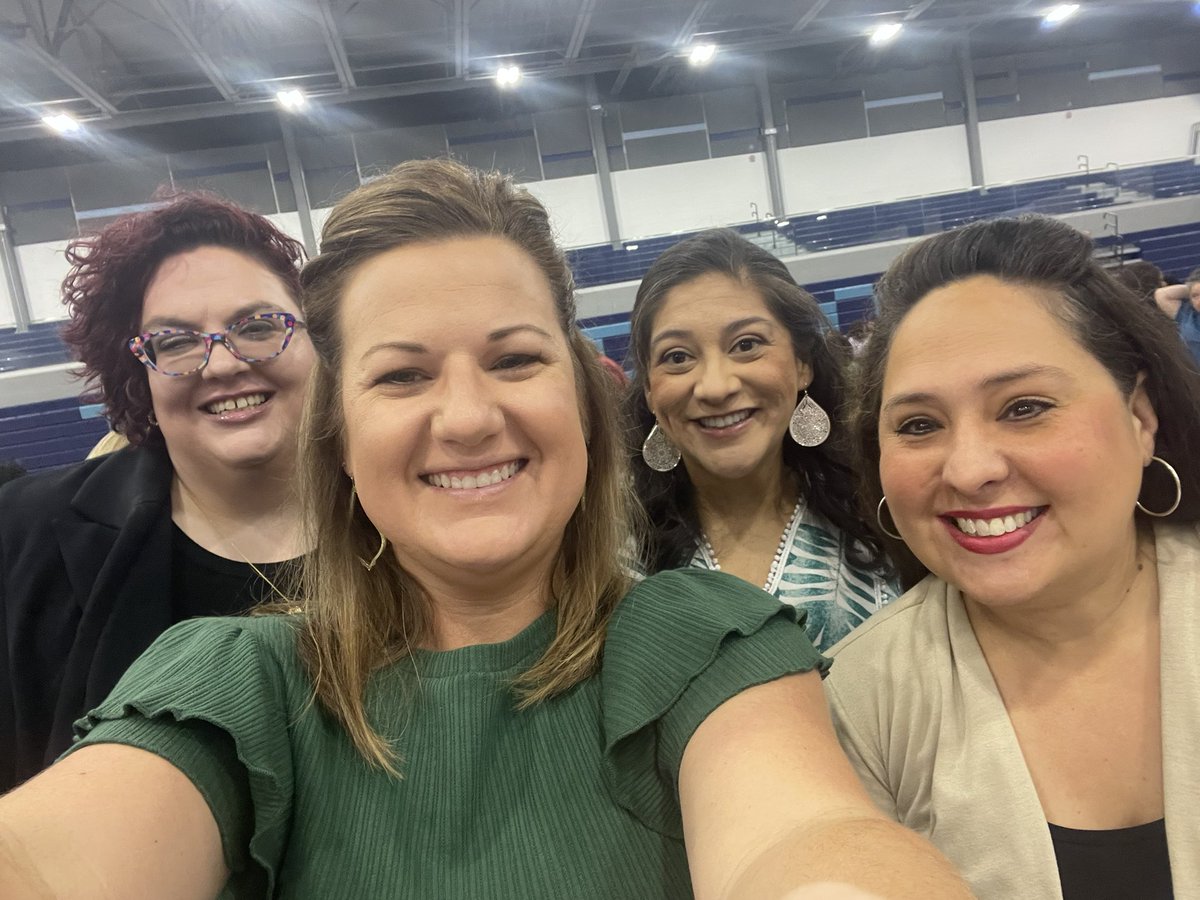 Amy Piña tweet media