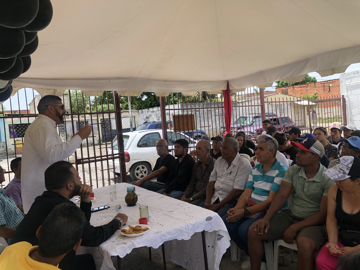 #21Jul AD en resistencia en el Municipio Los guayos, juramentó a su nueva directiva acompañados de un grupo de vecinos del sector 3 de Las viviendas comprometidos con nuestro Partido y enfocados en el trabajo de este próximo 28J, AQUÍ ESTAMOS Y AQUÍ SEGUIMOS.