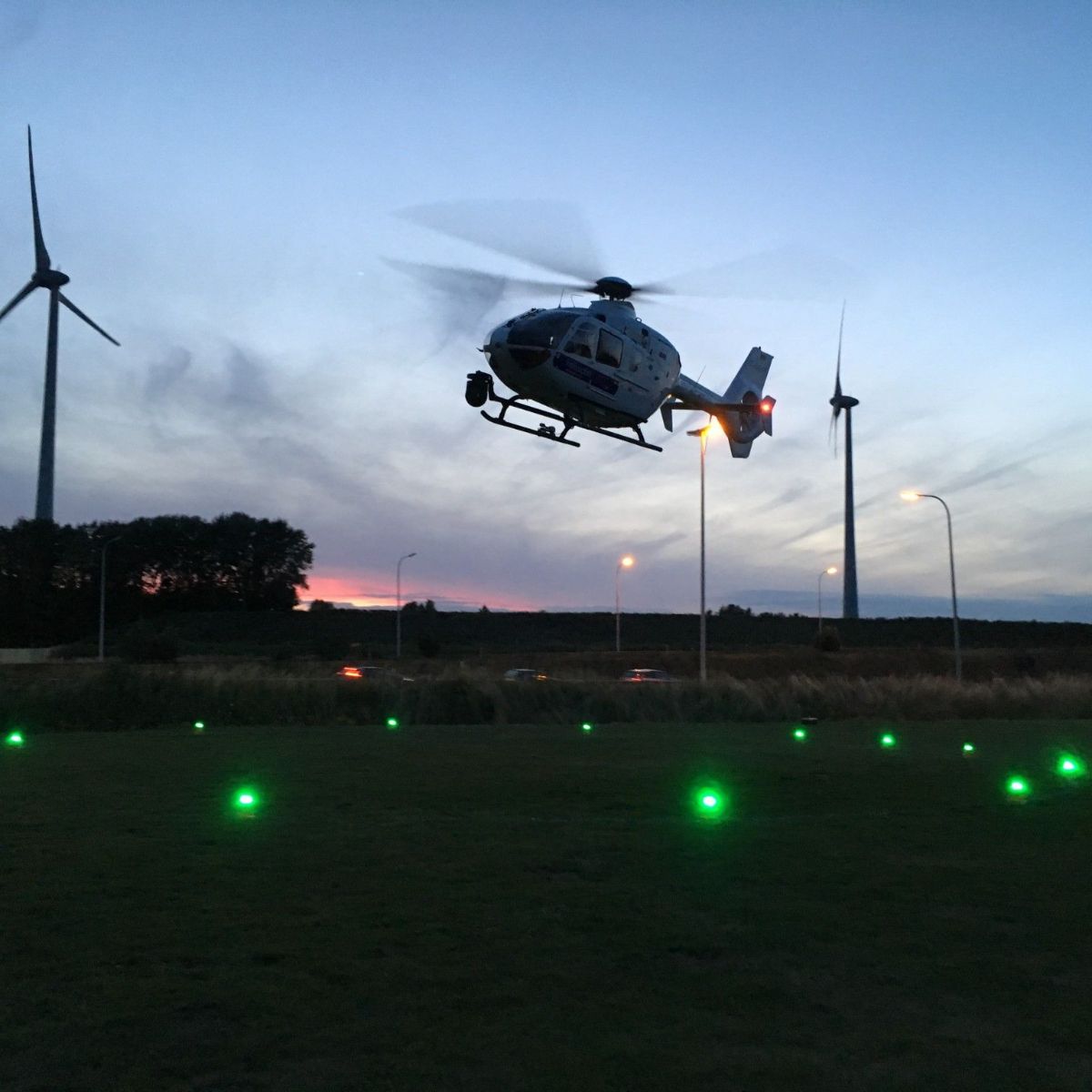 s4gacompany's tweet image. The S4GA Portable #Helipad Lighting Kit is perfect for temporary and emergency landing zones during night operations. The kit allows you to illuminate a temporary helipad within a few minutes.👉 Learn more -  surl.li/klmfby  #HelipadLighting #Heliport #HelipadSafety