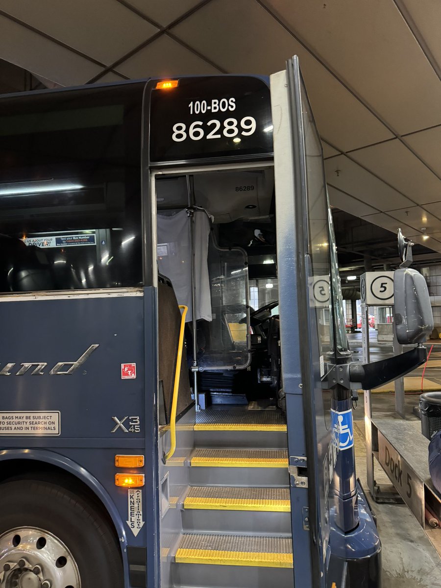 loscuenca's tweet photo. @GreyhoundBus quite disappointed. 5 hr trip from NY to Boston without AC. Last time I travel with you 🥵 https://t.co/oYMj2F5WZJ