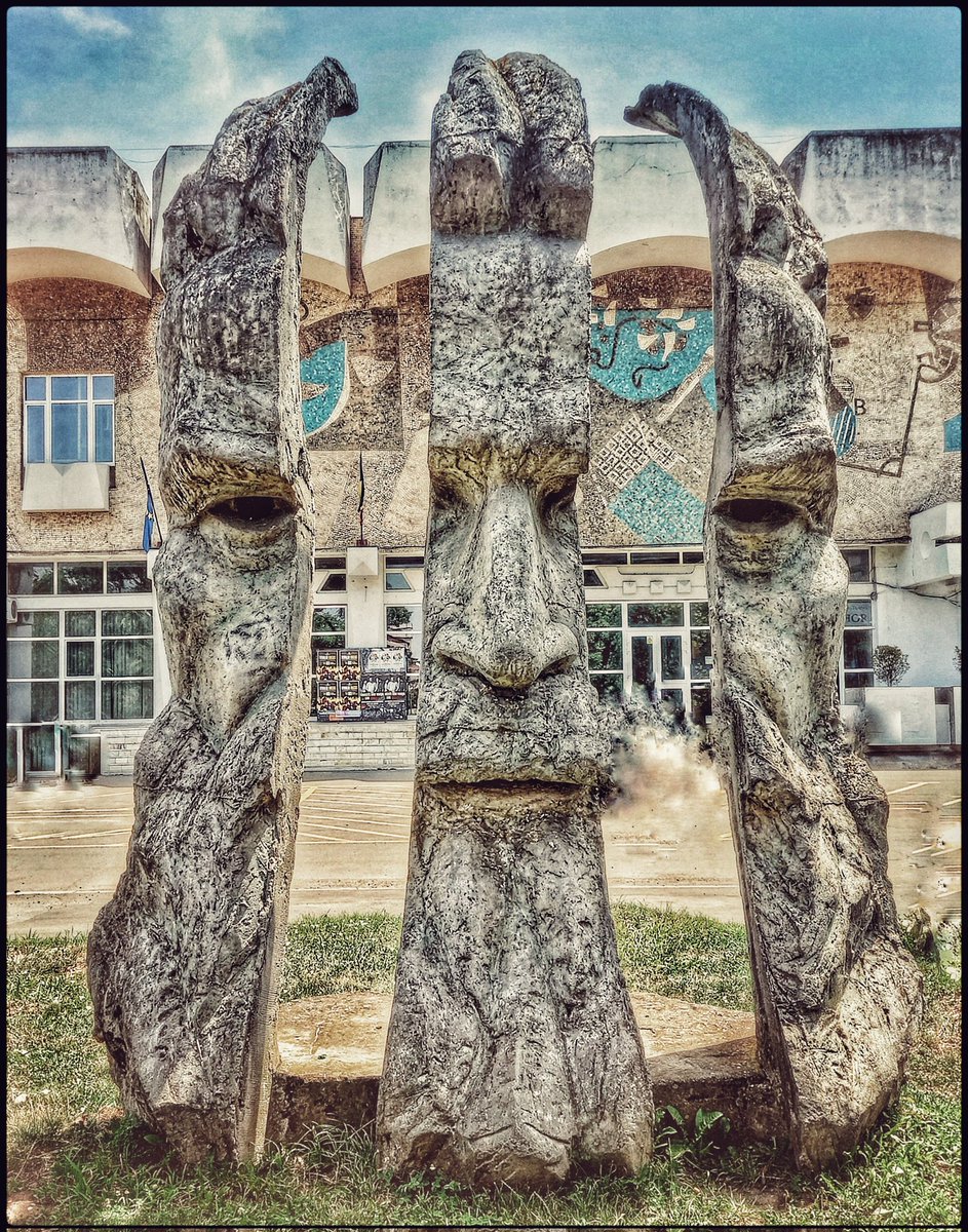 k_pawlowska's tweet photo. #AfternoonTrivia
#Monday 22 #July
Today’s #DailyPictureTheme is #Three
It is said that man has #threefaces. He shows the first one to the whole world, the second one to his family and close friends, and the third one he doesn't show to anyone.
#travel #Oradea @DailyPicTheme2 https://t.co/rsH2Swb7YR