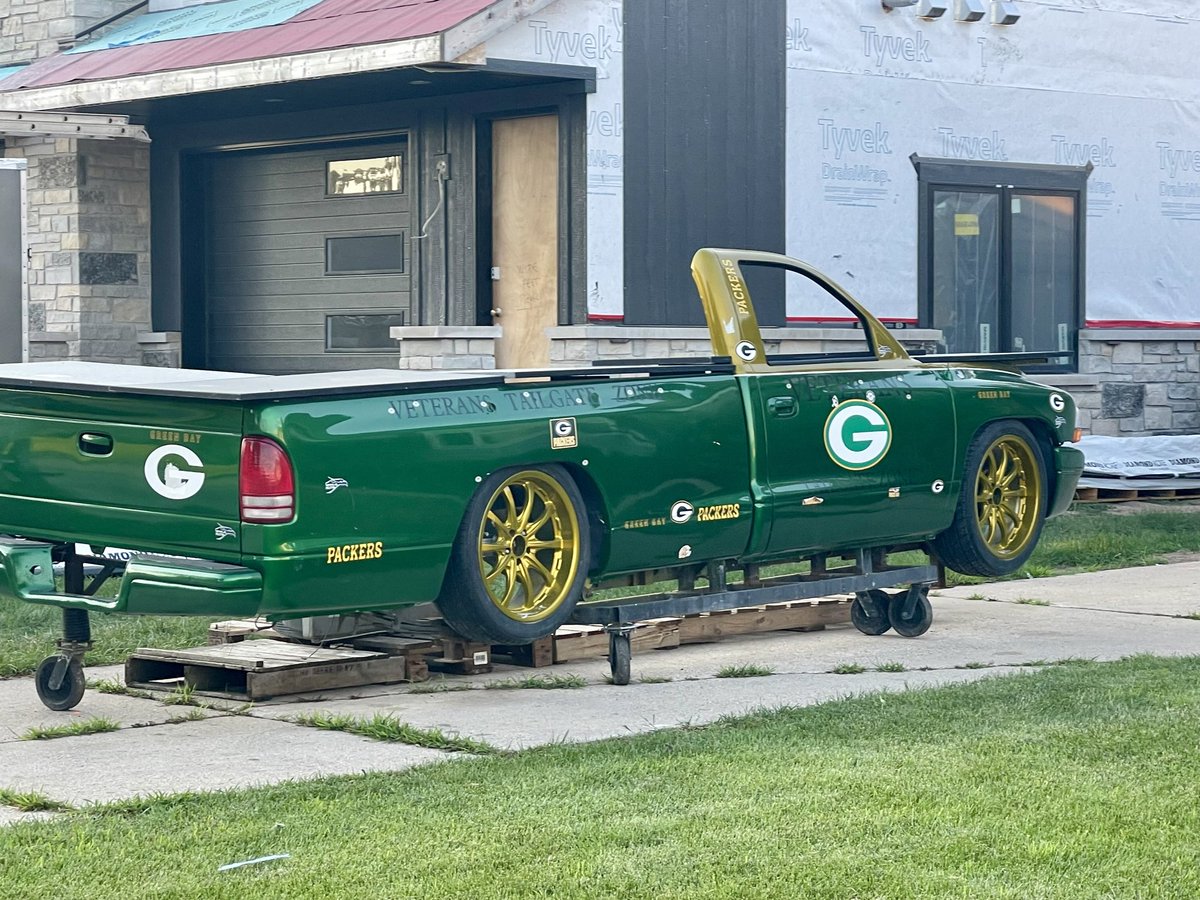 Things you see when you live in Green Bay that seem perfectly normal. #Packers