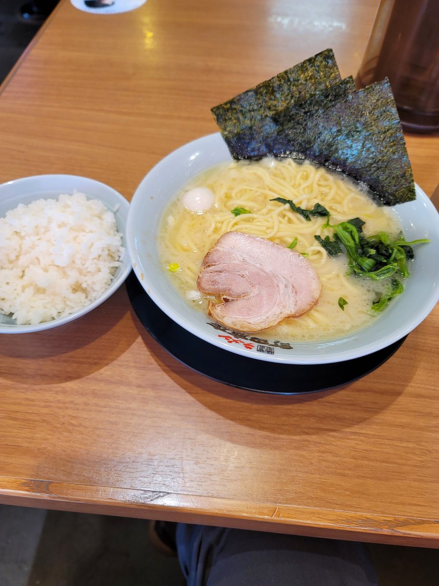 onyyllll24's tweet photo. 夏バテなのか3キロ痩せてしまったので頑張って食べる
いや、食べたかっただけ https://t.co/1nkVblwlzo