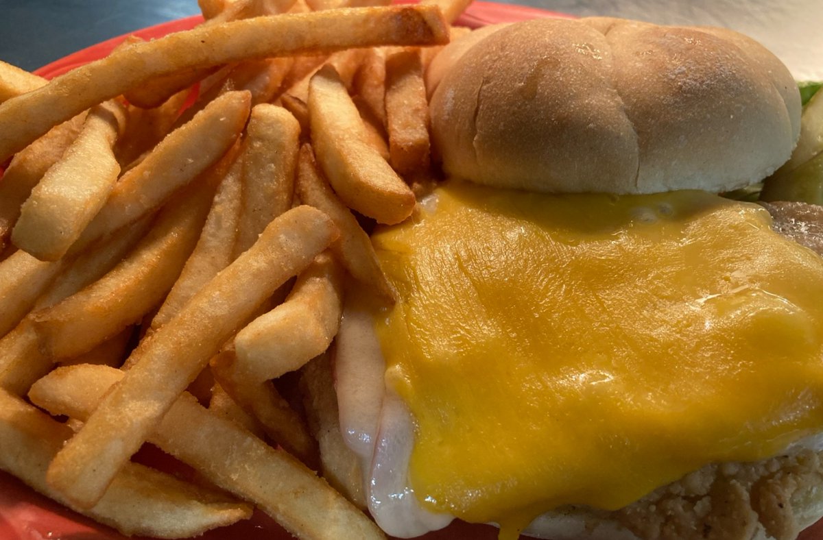 TCsReferee's tweet photo. Superb Daily Lunch Menu Specials playing every day from 11am-4pm at TC’s Referee, like the splendid TBLT SANDWICH and the soothing CHICKEN CORDON BLEU SANDWICH. Oh yeah baby.
MON SOUP SPECTACULAR (7.22.24):
Stuffed Bell Pepper - Garlic Potato Bacon
#LunchLocal https://t.co/y0NSQEr8HX