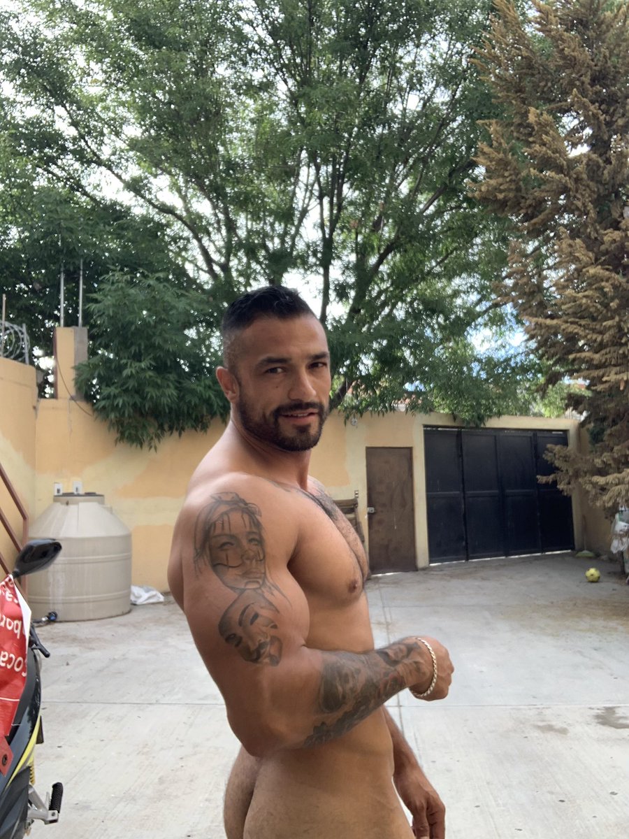 AdanMonsivais3's tweet photo. Buenos dias, jejeje un vecino asomado en la ventana🙈🔥🔥🥵🍆💦 https://t.co/eTUQOHXqEa