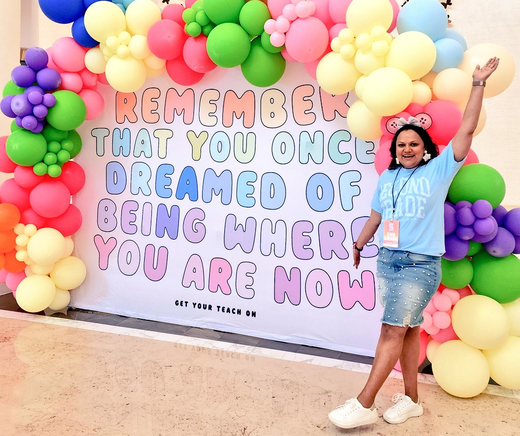 ✨️Living my best teacher life!✨️ Ready to lean in and learn at <a href="/getyourteachon/">Get Your Teach On</a>! #GYTOFest24 
#BHEHuskies