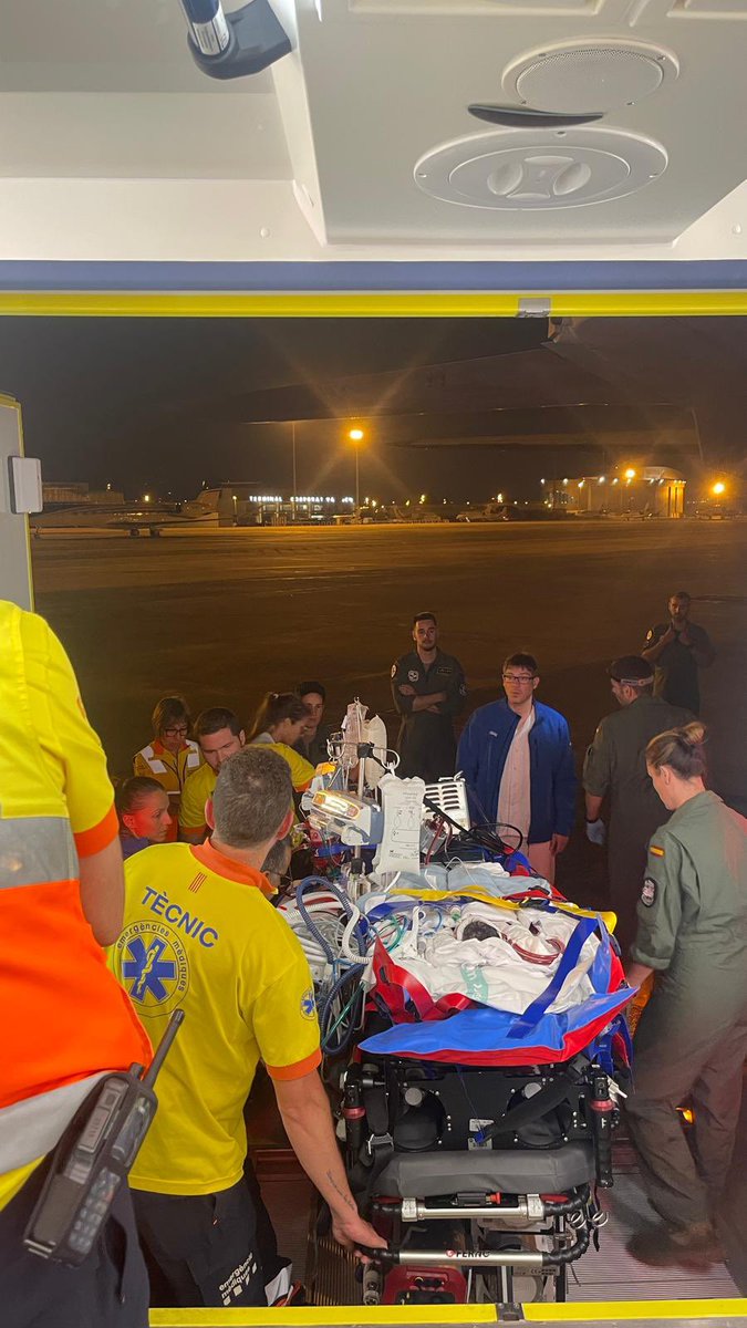 Macrodispositiu per salvar la vida d'un nadó de menys de 24 hores de vida. Més de 50 professionals coordinats per traslladar al nadó de <a href="/SonEspases/">HU Son Espases</a> a <a href="/vallhebron/">Vall d'Hebron</a>.
A Catalunya disposem d’un programa d'Alta Complexitat que ens permit donar resposta a situacions molt complexes.