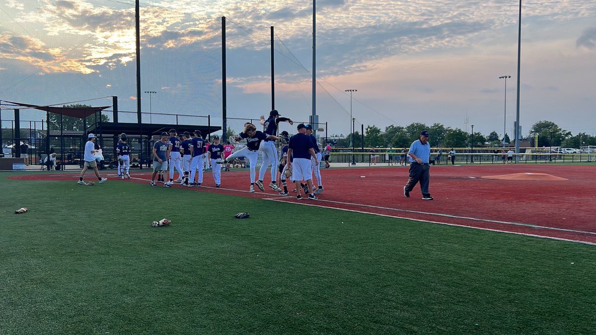 Vipers 15U Minetti won the JP Sports Tournament in Wheeling this past weekend.   Gave up 2 runs in the tournament, with 4 complete games from the vipers pitchers.  Turned a triple play to walk off the championship game, winning 3-1!!!  Great job men!!  💪🏼💪🏼