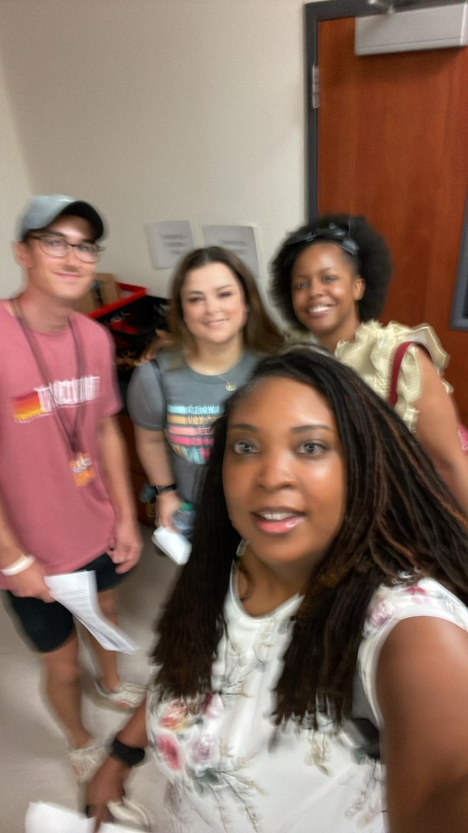 MsDavis06's tweet photo. #NewEagleTeachers https://t.co/WeNiAqDUPl