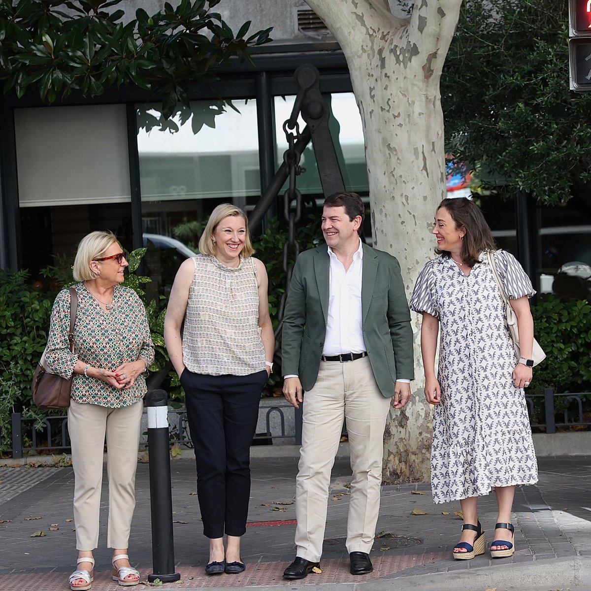 alferma1's tweet photo. Ante la parálisis del Gobierno de Sánchez y sus ataques al Estado de Derecho, el @ppopular con @NunezFeijoo ofrece una alternativa sólida y eficaz para devolver a los españoles la ilusión y las libertades recortadas. https://t.co/huxlSXhBI6