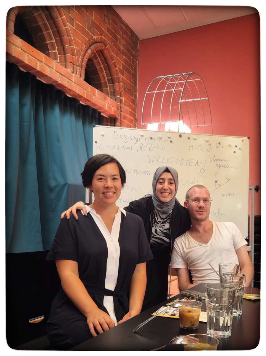 Ju_Hoppe's tweet image. #Jüdische #Rabbiner*innen, #Kantor*innen, #muslimische #Stadtteilmütter teilen miteinander  "Noahs Süßspeise" am Interkulturellen Zentrum. Gerade der persönliche Austausch ist im interreligiösen Dialog so wichtig. #Aschura #together #Kulinarik #Traditionen