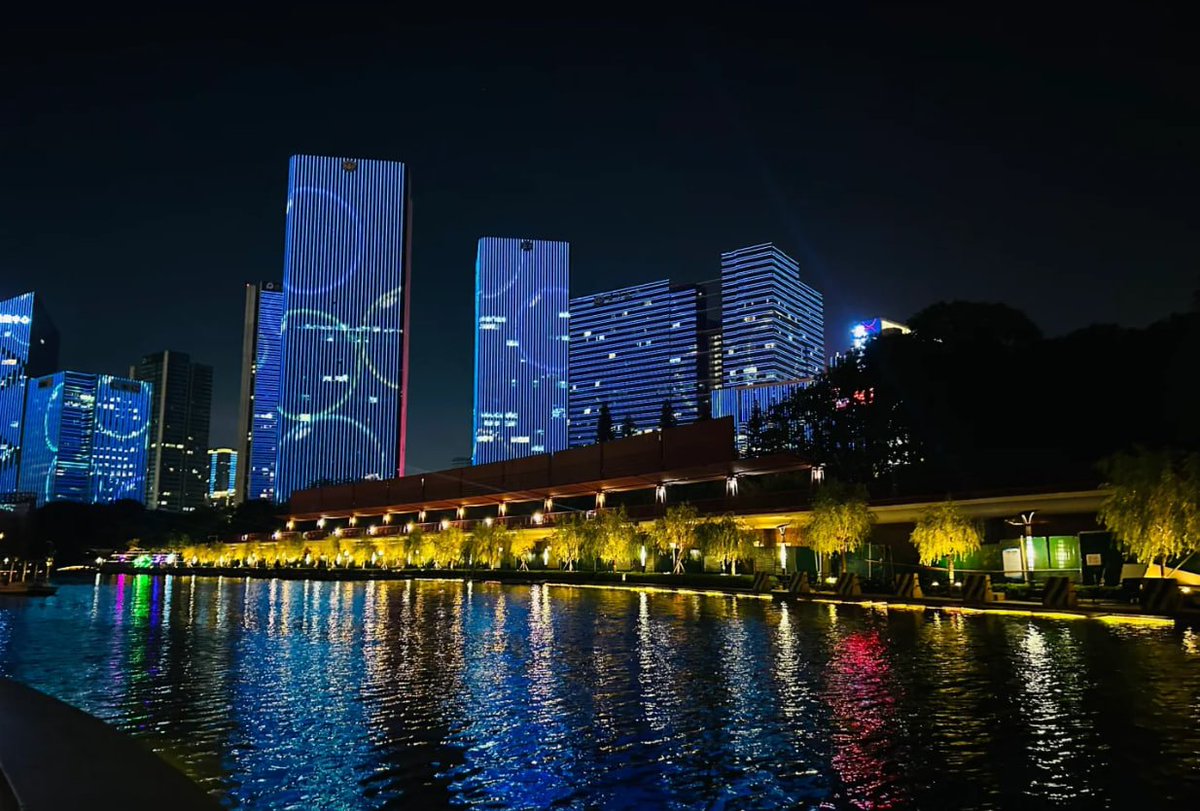 定湖の夜景が綺麗です！🌌