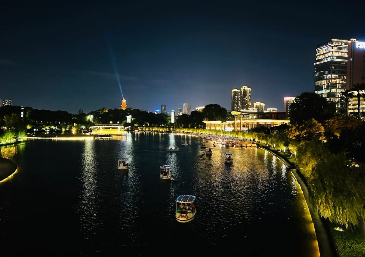 disialdebate's tweet photo. 定湖の夜景が綺麗です！🌌 https://t.co/iDpvJOlc4n