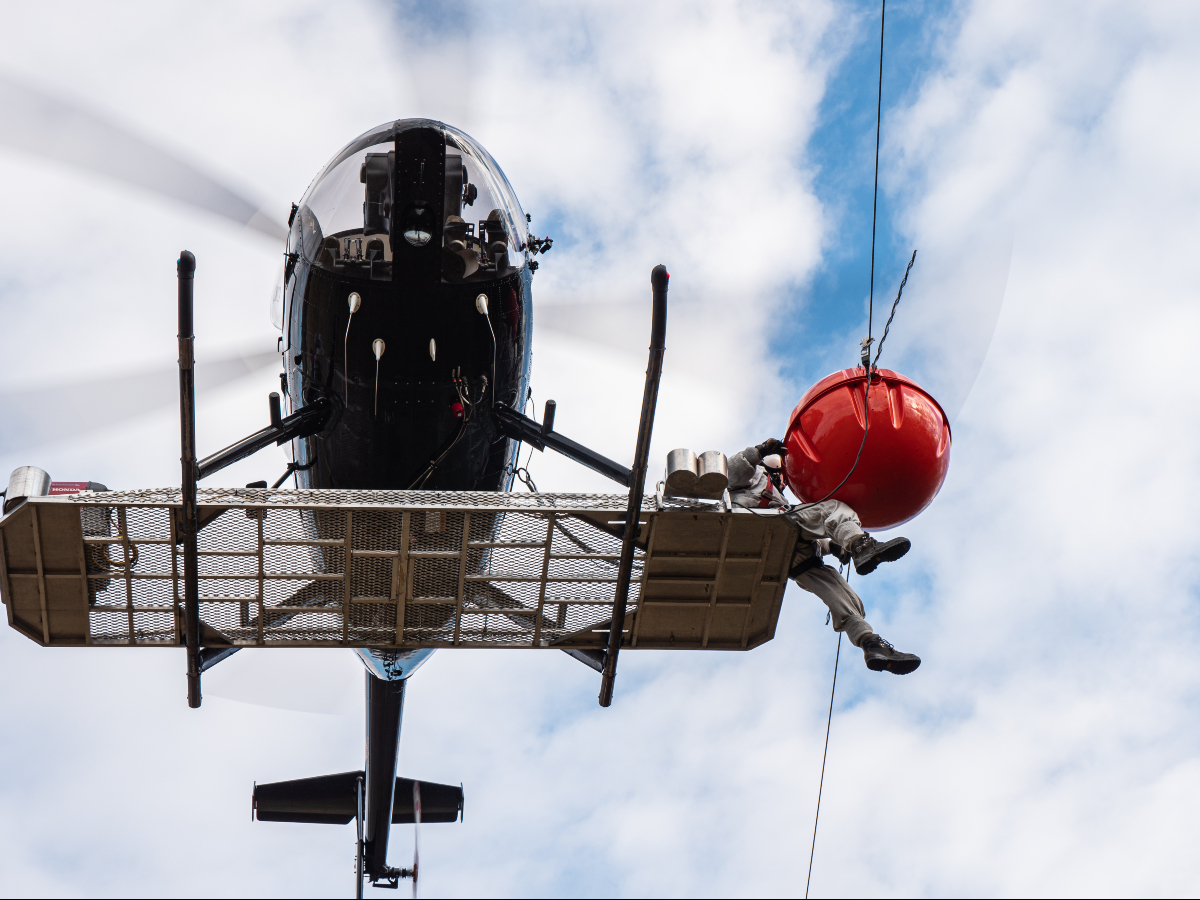 Quanta_Services's tweet photo. On the jobsite, at the planning desk, in the boardroom, and even in the air, safety is the first thought—and the second—and the last. We don’t say that Quanta has a culture of safety. We live it.
#wearequanta #capacitymodel #quantaservices https://t.co/Erpf7SkowA
