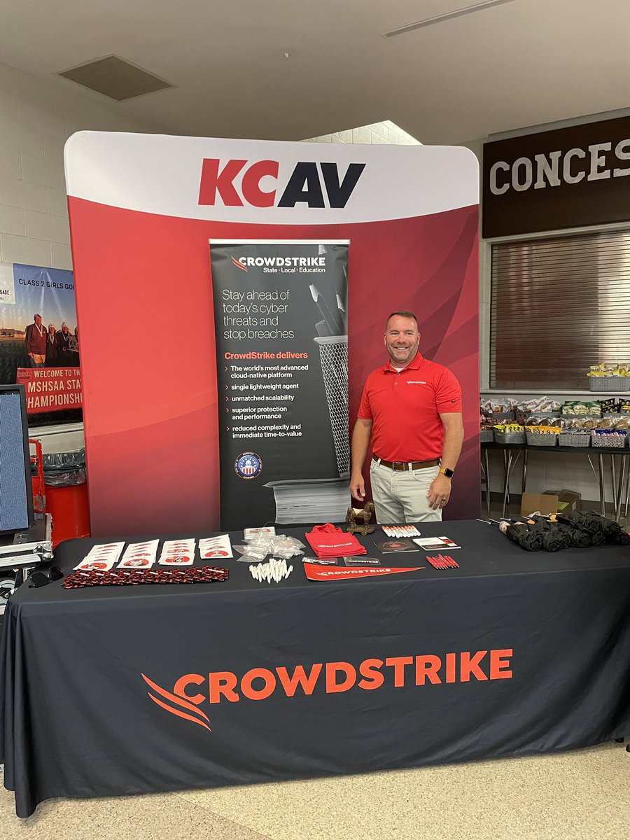 Amy_L_Hunt's tweet image. So excited for a great day of #tech fun! @CrowdStrike @SMART_Tech @EpsonAmerica @KCAVsolutions #MidwestTechTalk2024