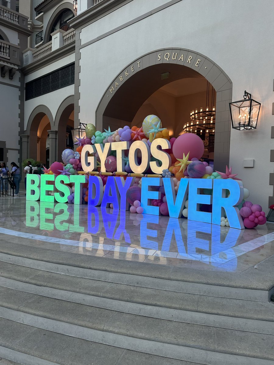 Laura Prymak tweet media