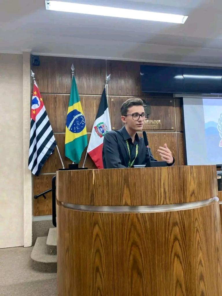 A humildade é a verdadeira chave para o sucesso.  Pessoas de sucesso às vezes se perdem.  Freqüentemente, eles abraçam e abusam dos frutos do sucesso.  A humildade acaba com essa armadilha de arrogância e auto-indulgência.