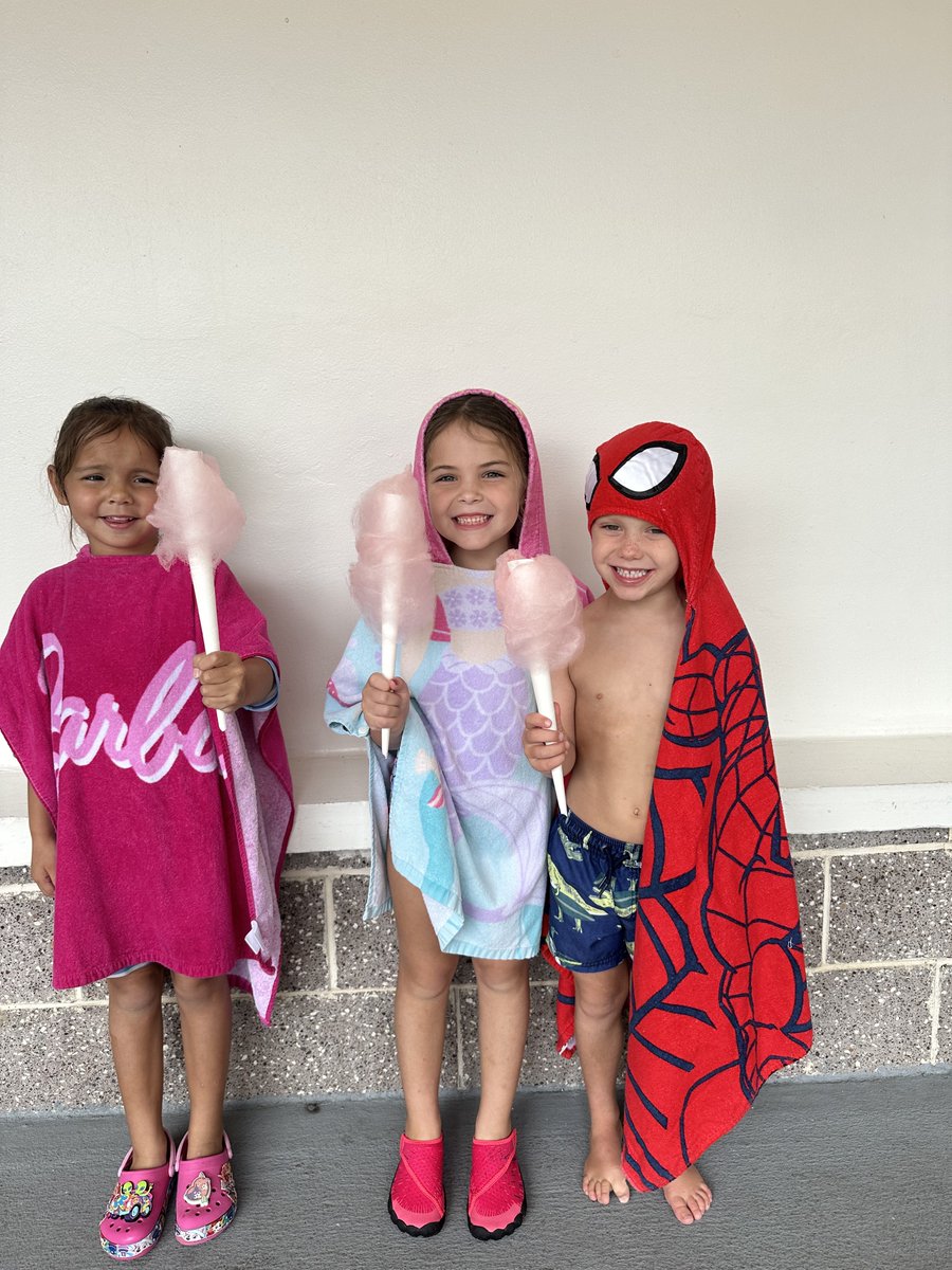 BenjaminBucs's tweet photo. βοΈπ Summer Camp at Camp Benjamin has been a blast! From foam party fun to cotton candy and water slides, our kids are having the time of their lives! #SummerCampFun #CampBenjamin #TheBenjaminSchool #IHeartTBS https://t.co/SpJPVkX2nC