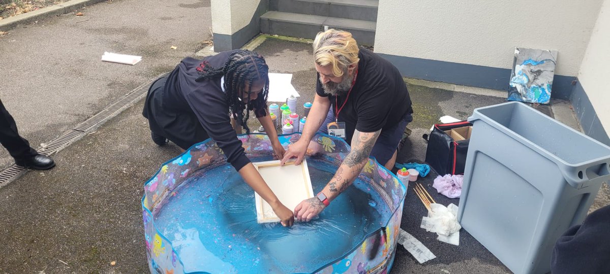 MPSBarkDag's tweet photo. PC Ajax-Gill was at Eastbury Community School for Activity day on Tuesday 16th July , 2024. Guest Andy Downes was there to lead them with their beautiful art projects. #Andydownesart #checkhimout @Andydownesart1 @lbbdcouncil @DavidRhodes_MPS https://t.co/odHFZyvhIf