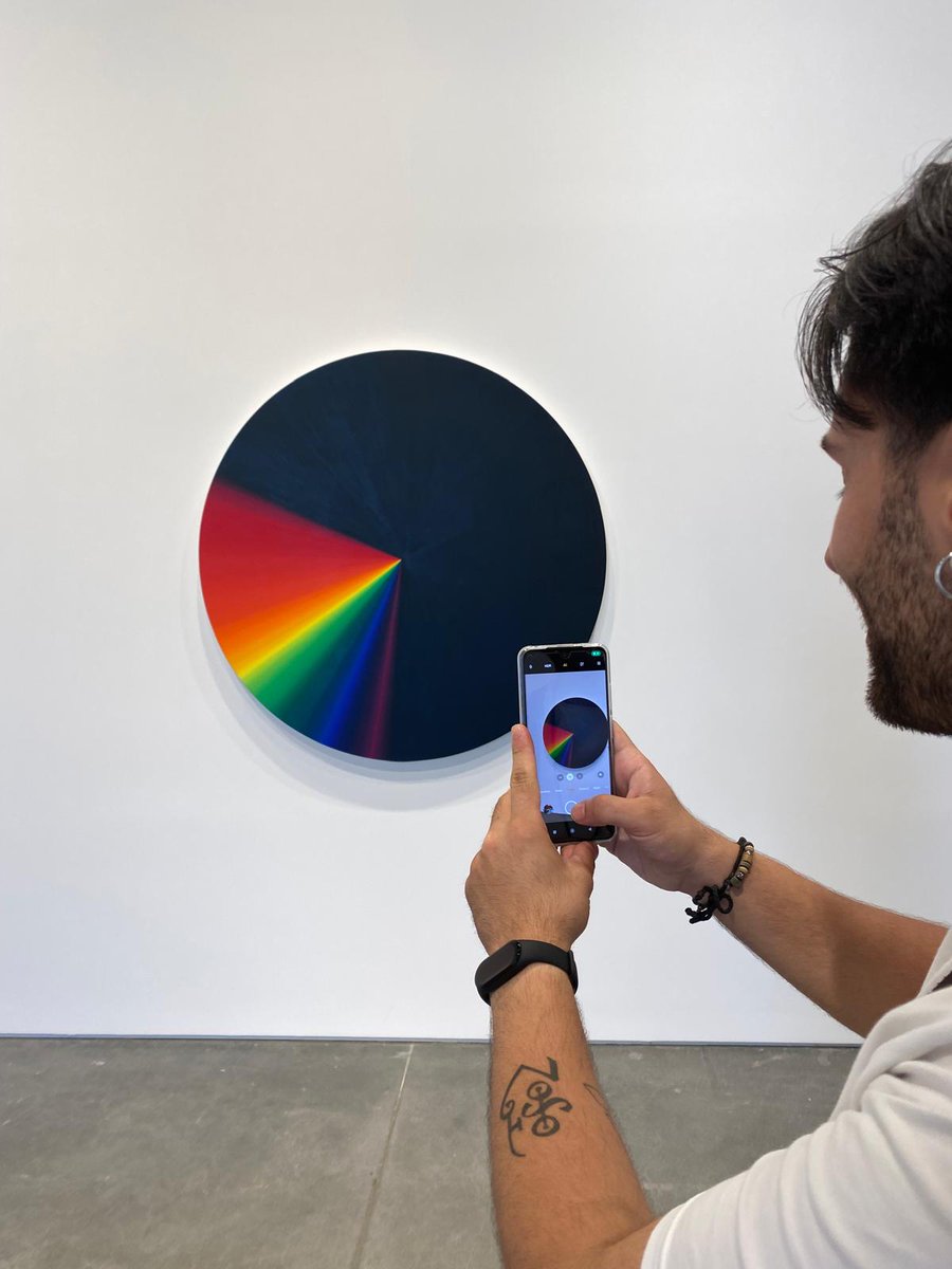 burak13224's tweet photo. pink floyd referansı gördüğüm an girdiğim şekil https://t.co/FsJ5JaOqrn