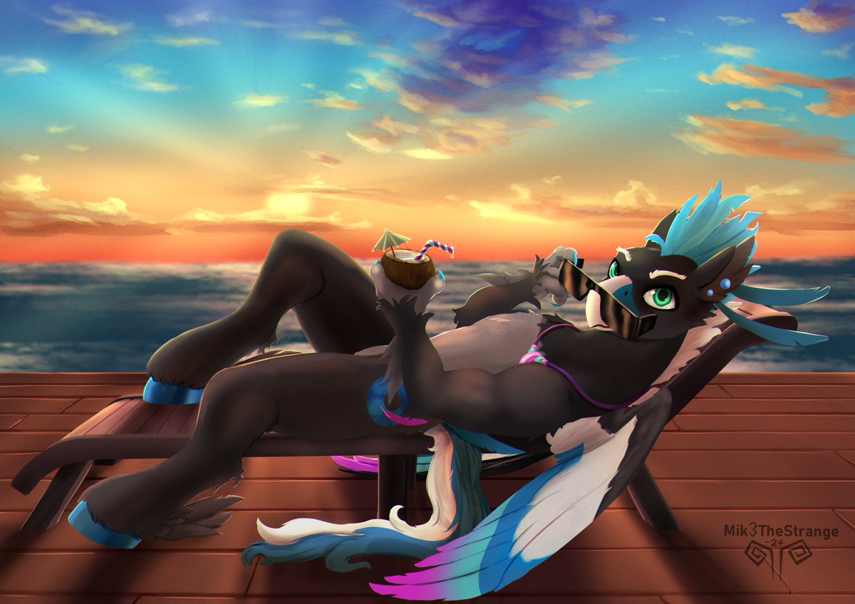 Mik3TheStrange's tweet photo. Turntable Relaxing at sunset https://t.co/Om9jjP26aG