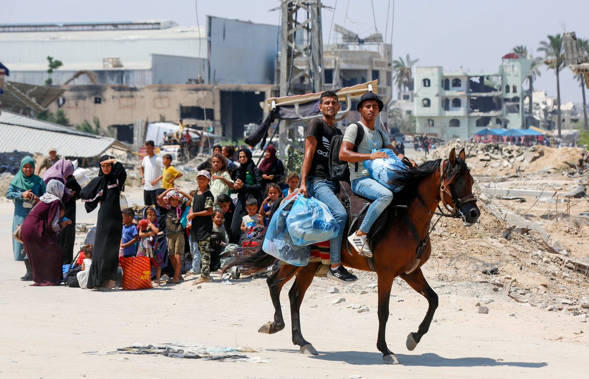 UNRWA's tweet image. Families in Khan Younis have yet again received evacuation orders from Israeli authorities.

Thousands of people on the move again, fleeing strikes &amp;amp; military operations. 

The situation is impossible. The cycle of fear &amp;amp; displacement has gone on too long. Everyone is exhausted.