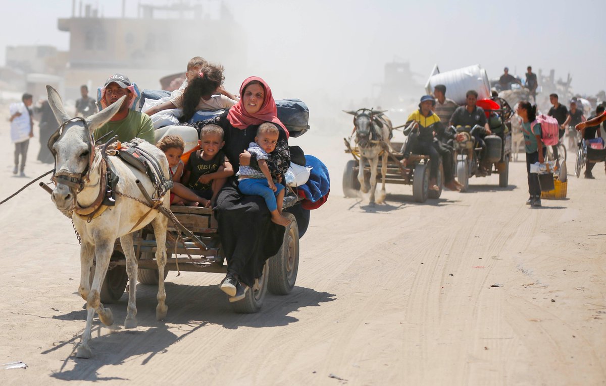 UNRWA's tweet image. Families in Khan Younis have yet again received evacuation orders from Israeli authorities.

Thousands of people on the move again, fleeing strikes &amp;amp; military operations. 

The situation is impossible. The cycle of fear &amp;amp; displacement has gone on too long. Everyone is exhausted.