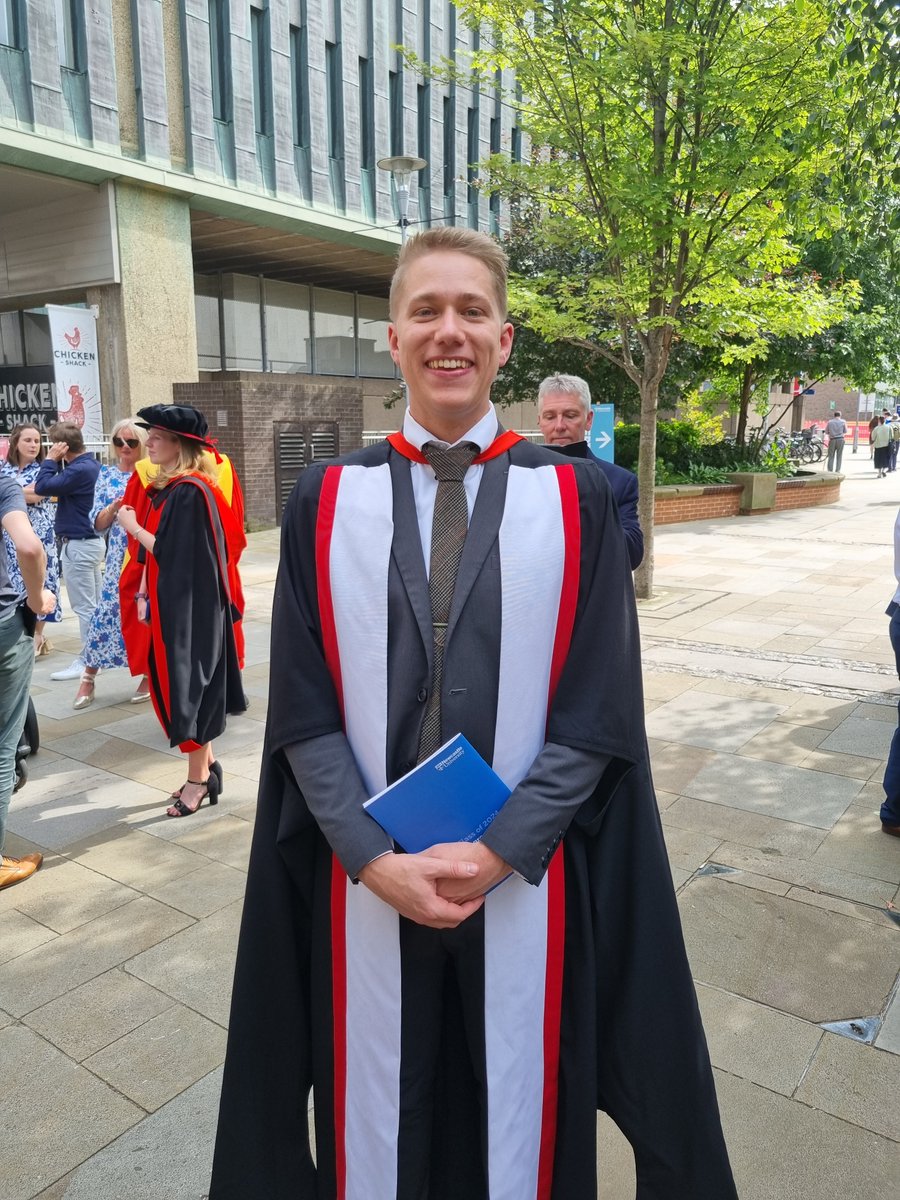 MosmedC's tweet image. We have graduates! Congratulations to all those from the MoSMed CDT celebrating their graduations last week at @UniofNewcastle! We are enormously proud of everything you have achieved with us over the last 4 years #NCLGrad