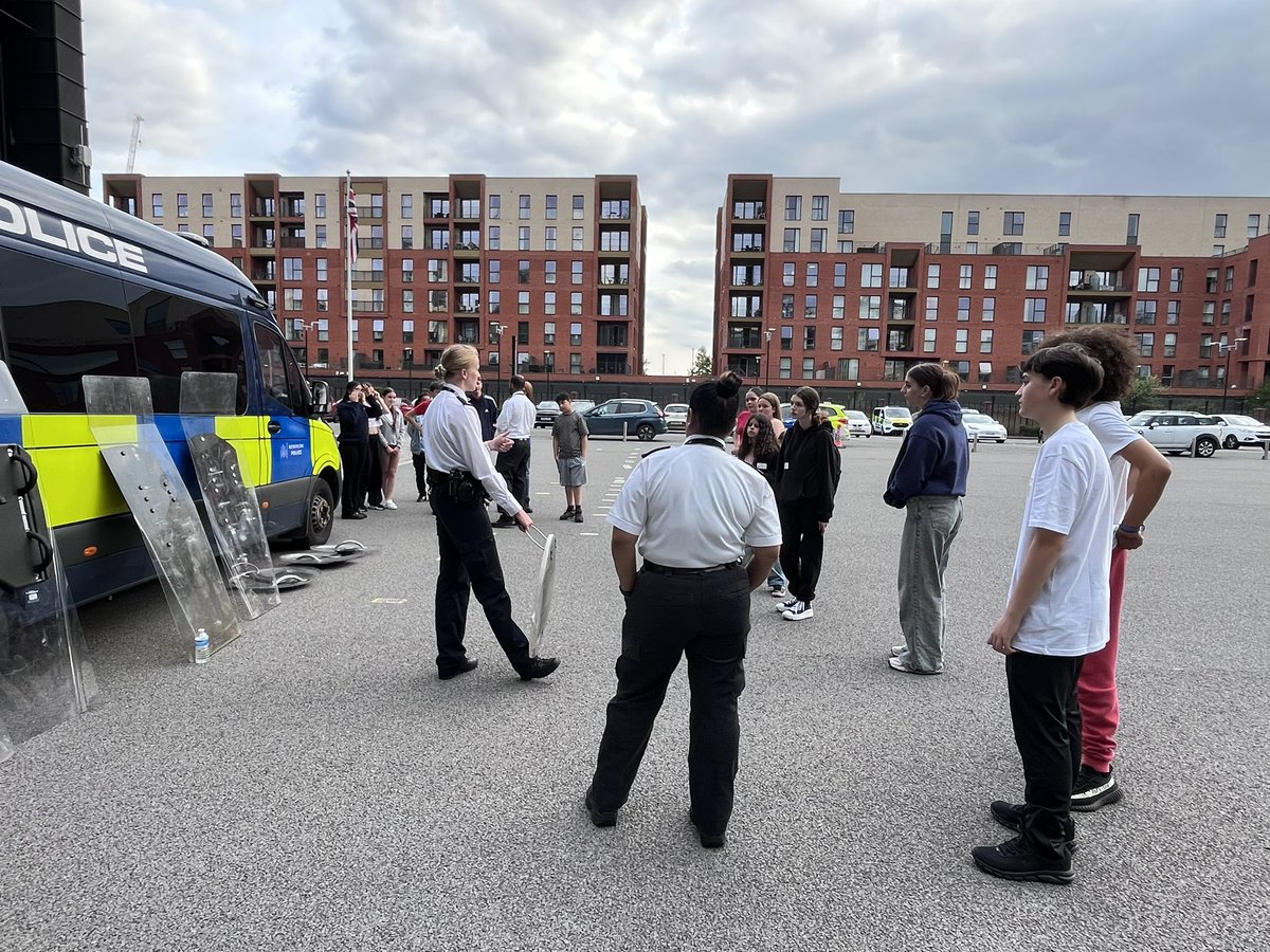 BarnetVPC (@barnetvpc) on Twitter photo Last Wednesday our Cadets were visited by some of our TSG officers explaining their role and the different types of kit and equipment they use on a daily basis. The Cadets particularly enjoyed the shield exercise throwing tennis balls at one another. Many thanks <a href="/MetTaskforce/">Met Police Taskforce</a> Last Wednesday our Cadets were visited by some of our TSG officers explaining their role and the different types of kit and equipment they use on a daily basis. The Cadets particularly enjoyed the shield exercise throwing tennis balls at one another. Many thanks <a href="/MetTaskforce/">Met Police Taskforce</a>