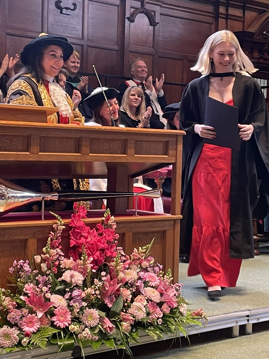 RoseannaLeconte's tweet photo. Thought I’d let my little pool of followers know I graduated! #NCLGrad 🎓

Journalism, Media and Culture BA (Hons) https://t.co/nwBWIU2IWt