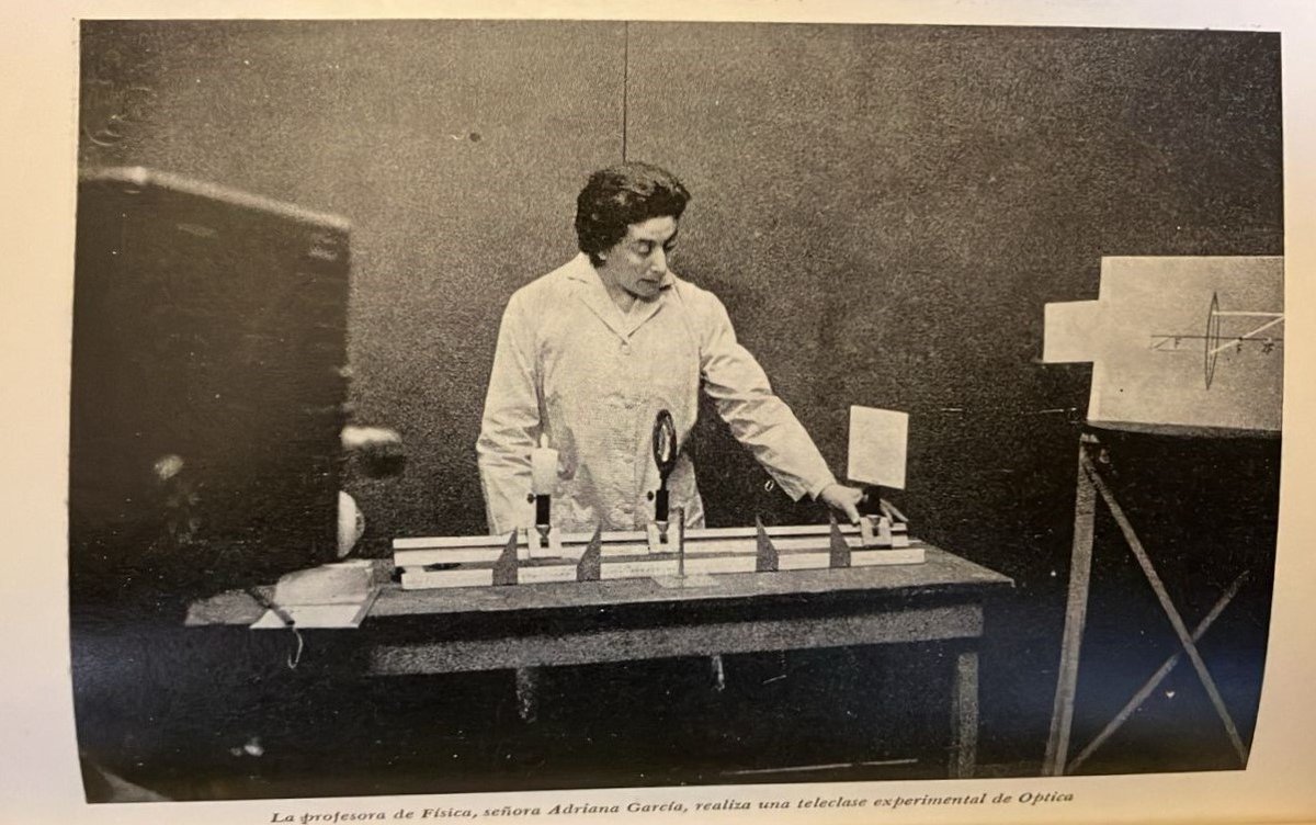 #Efeméride Un día como hoy de 1921 nació la educadora chilena Viola Soto Guzmán, ganadora del premio Nacional de Educación en 1991. Maestra de maestros en diversas instituciones nacionales y latinoamericanas, con el retorno a la democracia fue vicerrectora académica de la <a href="/umcecl/">UMCE</a>