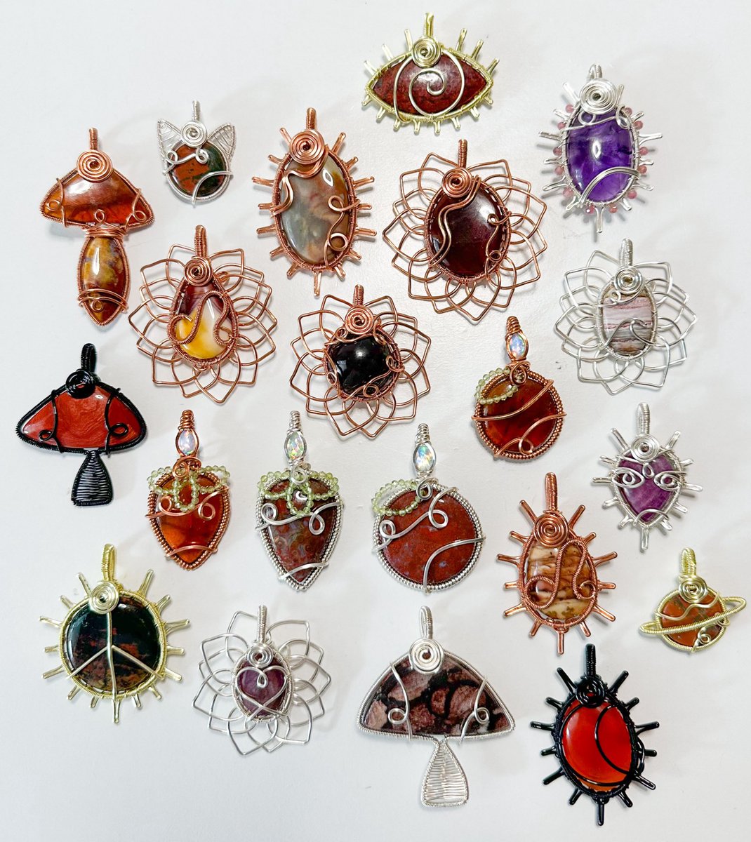 the crystals          🍷🦹🏼‍♀️☄️          the pendants

“red wine supernova” collection coming Friday July 26th at 8pm eastern time <3