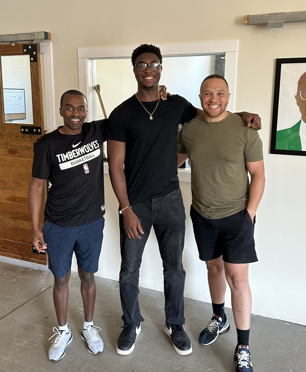 Macalester Men’s Basketball tweet media