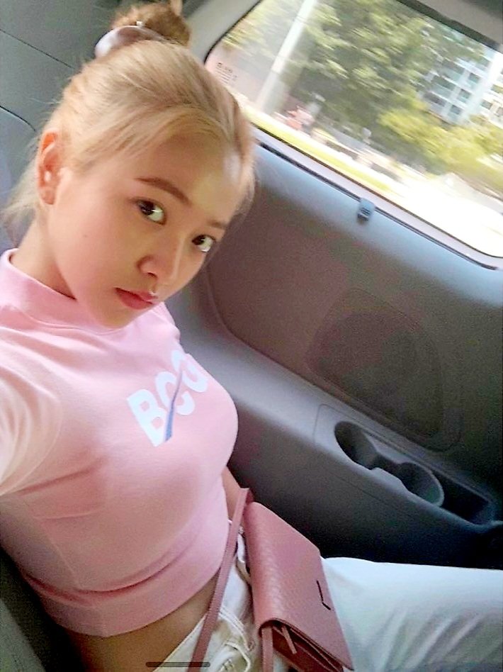 LoveSeulgi88's tweet photo. Yeri ❤️ Pretty https://t.co/Tg09F27SsF