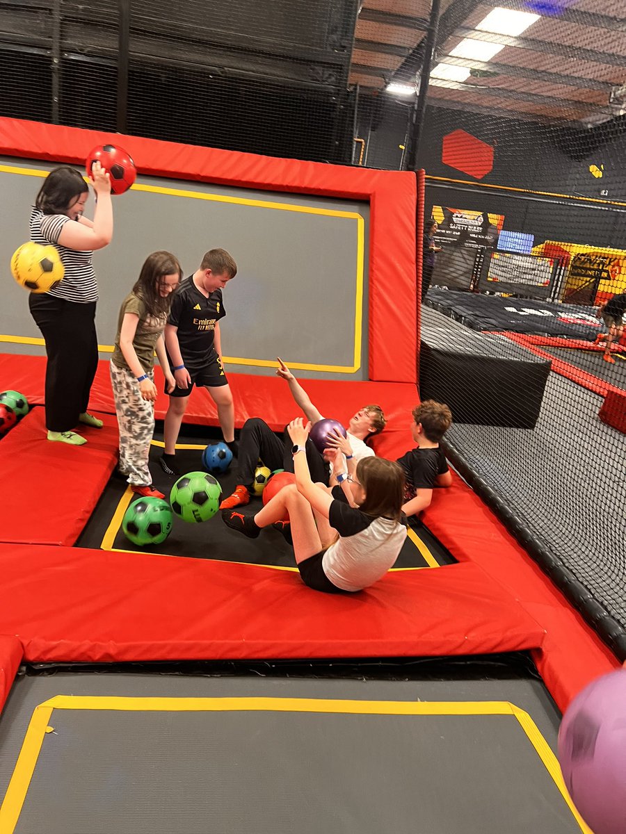 MurhadEnable's tweet image. Spent the day with our 8-12 youth group at Infinity Trampoline Park!!!

Our group getting stronger with their travel skills! 

@enabletweets @Motability