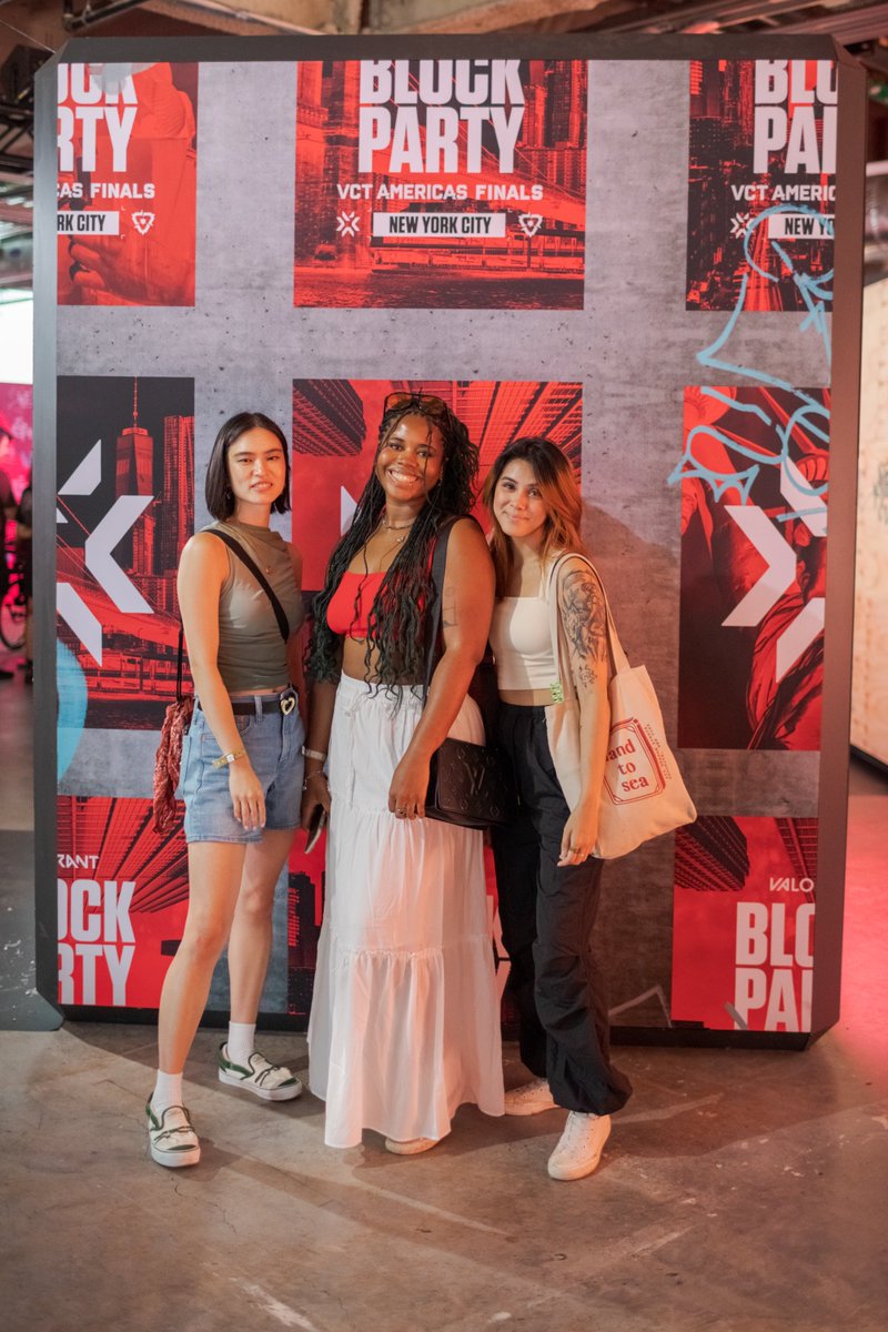 callmeblushh's tweet photo. #VALBlockParty don’t be fooled, im really bad at console valorant ✨ https://t.co/i5BFq5jThq