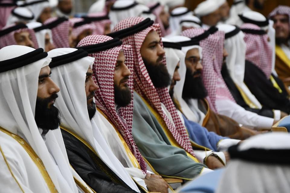 AzharJumaili's tweet photo. السيد رئيس الوزراء العراق المحترم . 
السيد رئيس جهاز الامن الوطني المحترم . 
السيد رئيس جهاز المخابرات العراقية المحترم . 
السادة المتهمين بالامن القومي العراقي المحترمون . 
م / اطلاع واستفسار 
لا يغيب على سيادتكم الدور الفاعل الذي لعبه ( الإسلام  الراديكالي) في رفد الجماعات الارهابية بعناصر كثيرة وقادة أجرمت بالعالم الإسلامي والعراقي بفتوى التكفير ، ونحن نلاحظ اليوم قيادة ( الحزب الحاكم ) في الأنبار تبني هذه الفكرة من جديد وجمع ( هؤلاء ) الذين يكفرون اي فرد ليس معهم ولكنهم بتكتيك جديد مع ( الحاكم او الوالي ) كما يسمونه ، فإنهم اليوم يعلنون الولاء الي السيد ( محافظ الأنبار ) والشيخ ( احمد ابو ريشة ) ورئيس حزب تقدم ( محمد الحلبوسي ) وكما ان الامن الوطني في الأنبار يمكن ان يثبت كلامي وهذا الفديو في المثبت بعد دعوة كما أسموها حزب تقدم ( علمائنا صمام الامان ) وتأيد مدير الوقف السني وإقامة المؤتمرات وبحماية السيارات الحكومية يجب ان يحقق بالأمر بأعلى مستوى ، الأنبار ليست حقل تجارب ومن لا يعرف هؤلاء ( السلفيون ) فهذا جزء بسيط بتقرير مبسط ؛ 

السلفية، كحركة إسلامية تركز على العودة إلى فهم سلف الأمة، قد تحمل بعض المخاطر على محافظة الأنبار في العراق، ومنها:
1.التطرف العنيف: بعض الجماعات السلفية قد تتبنى الفكر التكفيري وتروج للعنف، مما يؤدي إلى زيادة التوترات والأعمال الإرهابية في المنطقة.
2.تفكك النسيج الاجتماعي: التفسيرات الصارمة للشريعة التي قد تفرضها بعض الجماعات السلفية يمكن أن تؤدي إلى تقسيم المجتمع المحلي وإثارة الصراعات بين الطوائف والمذاهب المختلفة.
3.التدخل الخارجي: بعض الجماعات السلفية قد تتلقى دعمًا وتمويلًا من جهات خارجية، مما يمكن أن يؤدي إلى تدخلات أجنبية في شؤون المحافظة.
4.تقييد الحريات: فرض تفسيرات دينية متشددة يمكن أن يحد من الحريات الشخصية وحقوق المرأة، ويؤدي إلى قمع التنوع الثقافي والفكري.
5.تدهور الاستقرار الأمني: زيادة نشاط الجماعات السلفية المسلحة يمكن أن يزعزع استقرار المحافظة ويؤدي إلى مزيد من النزاعات والعنف.
لتجنب هذه المخاطر، يجب تعزيز الحوار والتفاهم بين مختلف الأطراف في المجتمع، ودعم البرامج التي تروج للاعتدال والتسامح، وتعزيز دور المؤسسات الأمنية والقضائية في مكافحة التطرف والعنف. 
وفقكم الله لخدمة العراق والعراقيين وكف شر هؤلاء وغيرهم من سبقهم ومن يلحقهم .