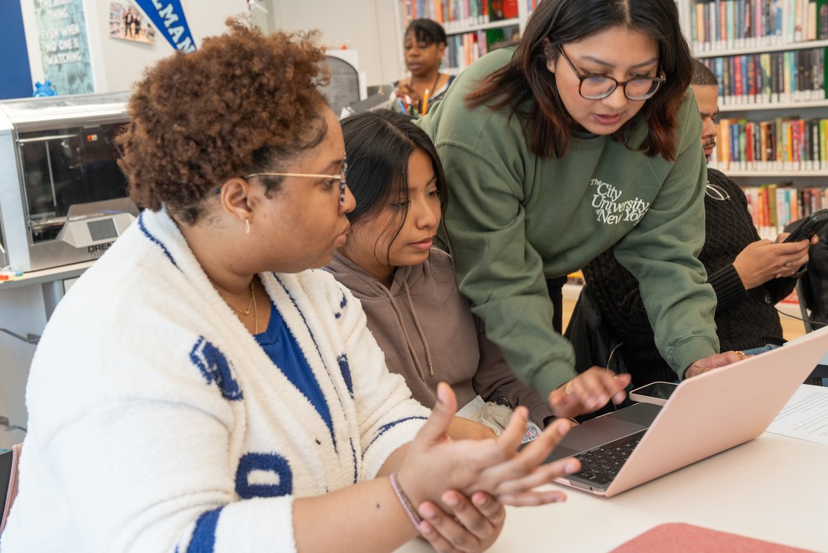 nypl_teens's tweet image. Use the summer to get college-ready! Join @nypl and @cunyedu’s Financial Aid Support Team for financial aid completion sessions at select branches. Find the dates and more info about these sessions at nypl.org/fafsa.