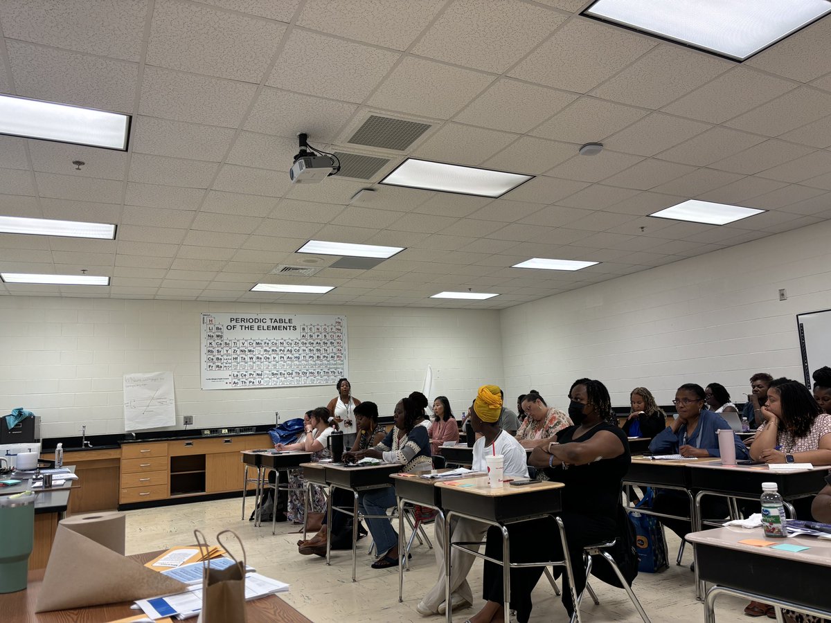 drhafza's tweet photo. Second stop for #EducatorLaunch2024 was 3-5 elementary teachers for #ScienceInHenry @PadenDanielle @klbsci @HenryCountyBOE @TermerionMLakes #HenryDiscovers @acwscience https://t.co/bWOKJwOQTq