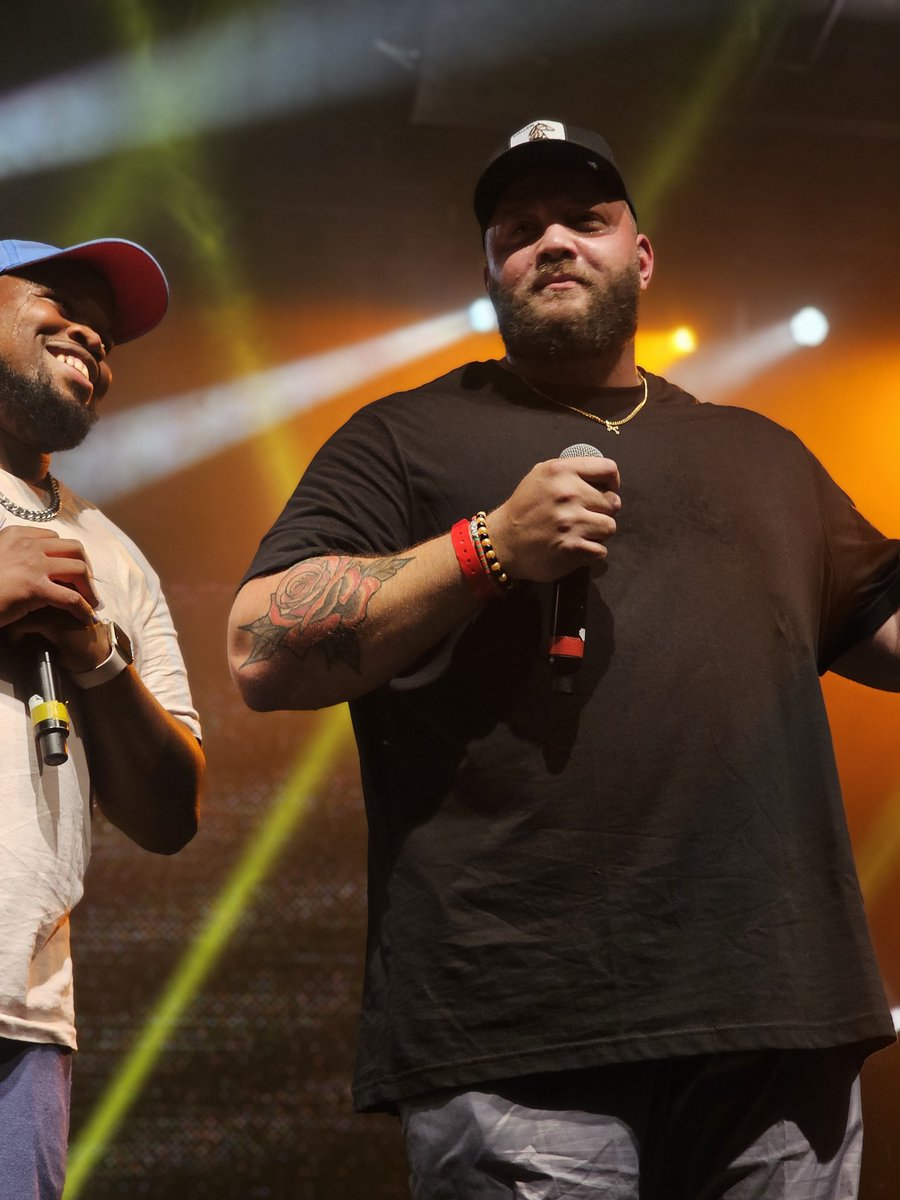 alexcrudie's tweet image. Get someone to look at you like @GameboyJones looks at @Daddyphatsnaps 
#NPC2024