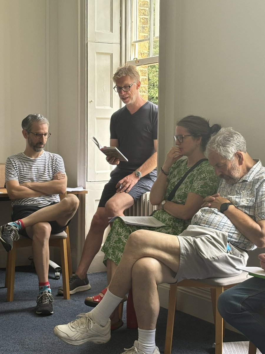 Clissold Park Users tweet media