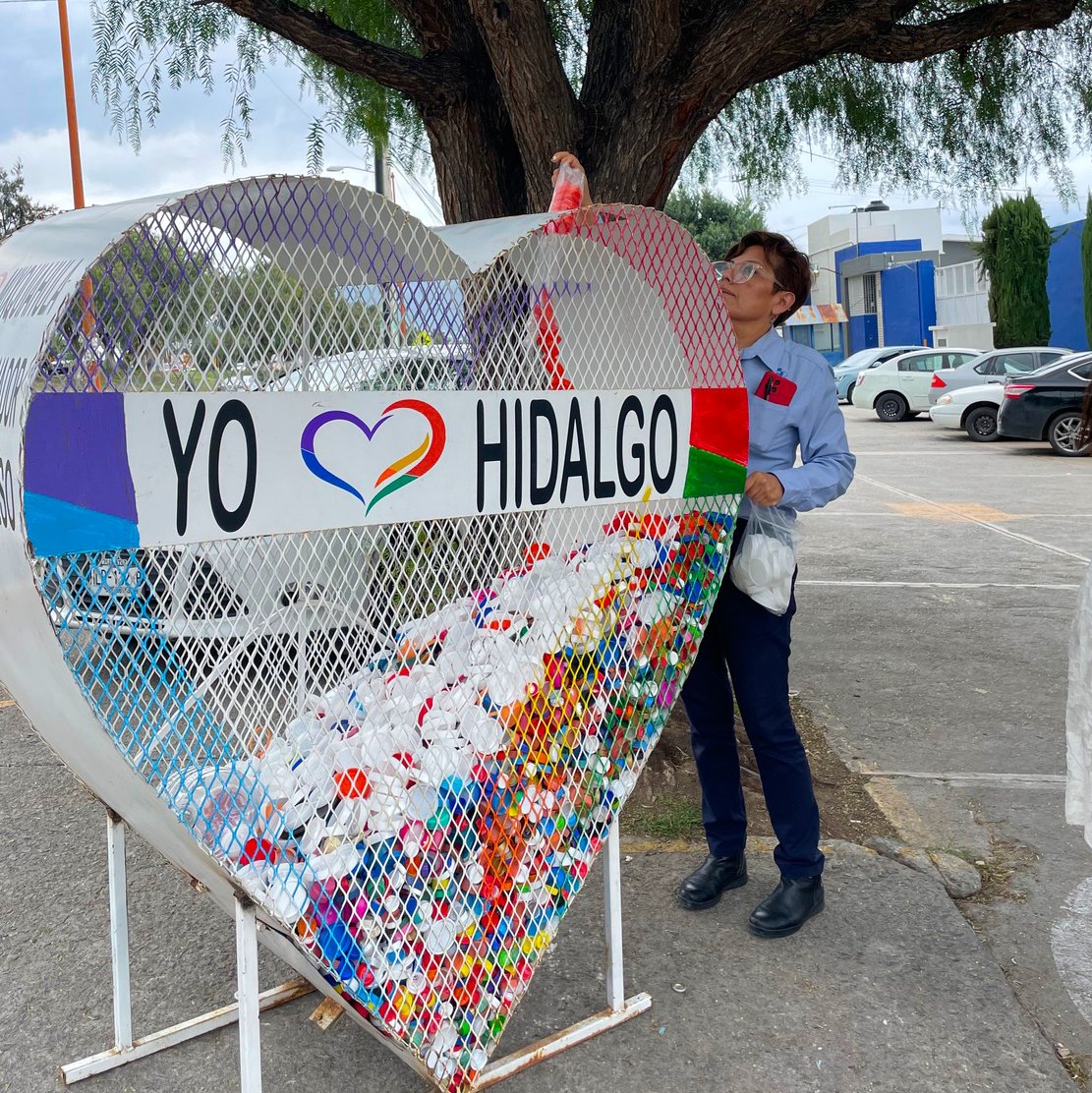 Laboratorio Santa María tweet media