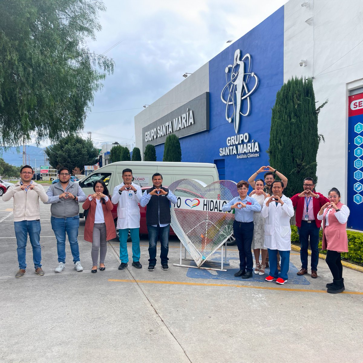 Laboratorio Santa María tweet media