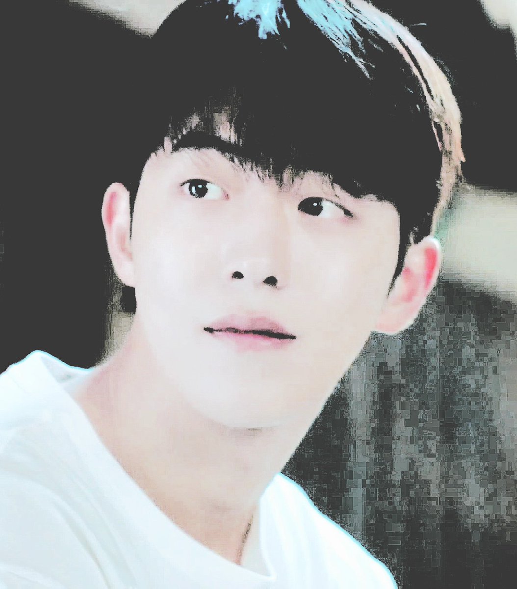 생일 축하해, 희도야. 기억 나? 내 꿈은 원래 우주에 있었다고 했던 거. 그 말을 네게 해준 이후로부터 든 생각이 있었어. 네가 곧 내 우주고, 내 꿈이라는 거. 우주라면 사라지지 않을 행성이 되고, 꿈이라면 바스라지지 않을 기억이 될게. 그러니까, 우리 평생 사랑하자. 축하해, 온 마음을 다해서.
