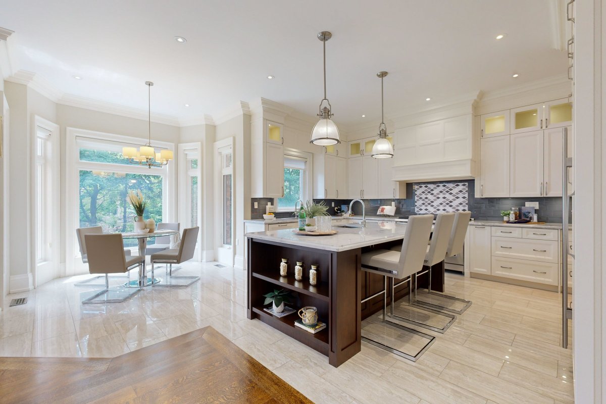 HappyHouseGTA's tweet photo. Step into a world of elegance and sophistication. Your dream luxury lifestyle starts here. 💎🏰

📍Toronto, Ontario

#realestatephotography #realestatephotos #realestatephotographer #propertylisting #homeforsale #torontorealestate #torontoproperties #gtarealestate #gtaproperties https://t.co/9svof6ha81