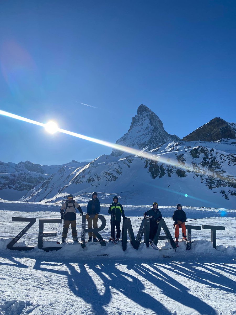 Have you booked your ski holiday for next winter yet? If not, what are you waiting for? Not only does booking early ensure the best rates and your pick of accomodation, it also means you can split up the cost, paying a deposit now and the rest later at your convenience ⛷️🇨🇭