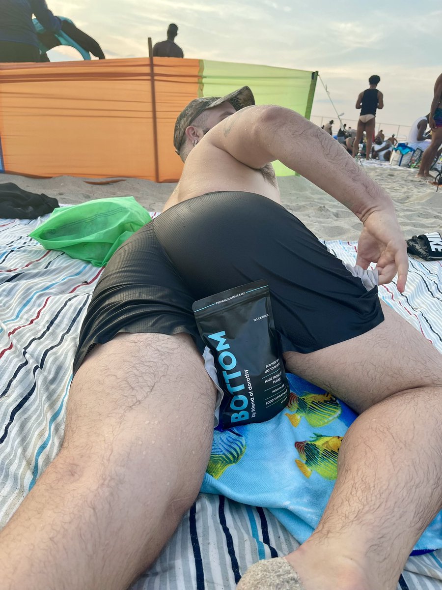 giddysmeat's tweet photo. I was ready to BOTTOM at the beach thanks to supplements from @friend_dorothy1

Get 10% off with my discount code “Giddysmeat10%” 😛 
https://t.co/nWGEjsy3DN https://t.co/NIfBU9n3pw