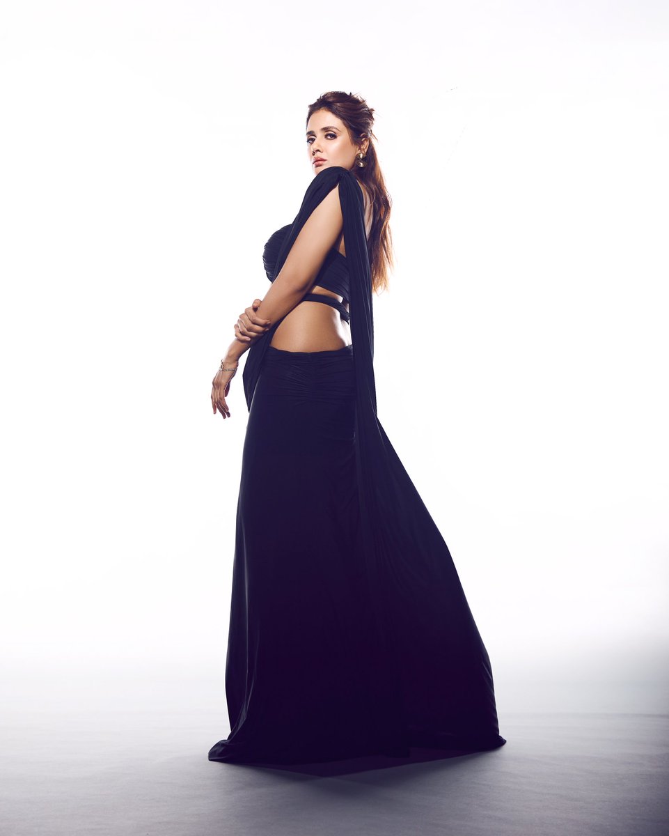 Parul Yadav (@theparulyadav) on Twitter photo Had an incredible time at the Streaming Academy Awards!! Nothing like a dash of glamour and celebrating great work of friends to make one feel special!!
<a href="/BrindaPrasad1/">Brinda Prasad</a> & <a href="/vishinduri/">Vishnu Vardhan Induri</a> put up a great show, as always!! Congratulations to all the winners.. Had an incredible time at the Streaming Academy Awards!! Nothing like a dash of glamour and celebrating great work of friends to make one feel special!!
<a href="/BrindaPrasad1/">Brinda Prasad</a> & <a href="/vishinduri/">Vishnu Vardhan Induri</a> put up a great show, as always!! Congratulations to all the winners..