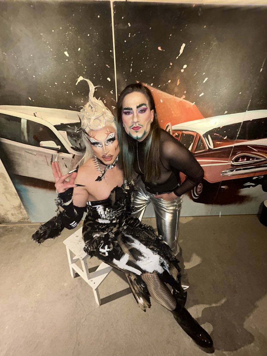 XIII Más bonita que ninguna, comisariado por @supremmedeluxe

Ilegal Late Show, por <a href="/KingMassalami/">Marcus Massalami</a> &amp; <a href="/soymuybestiah/">Bestiah</a> 

Sorpresas y performances drag inéditas en un show único lleno de diversión y creatividad.

Jueves 25 de julio 20:00 y 22:00 h.
Entradas bit.ly/3VOPwp0